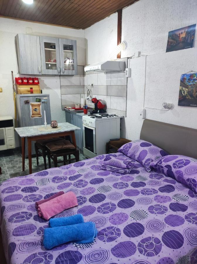 Prenociste Indija Hrvic Apartment Екстериор снимка